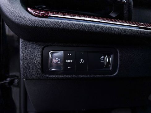 Used 2024 Chevrolet Traverse RS image 21