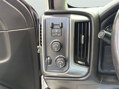 Used 2018 Chevrolet Silverado 1500 LT w/ All Star Edition AWD/4WD image 25