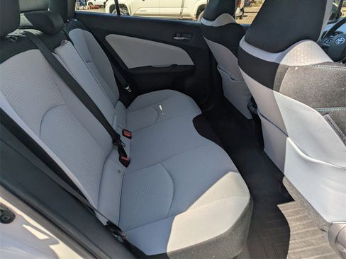 Certified 2020 Toyota Prius LE image 17