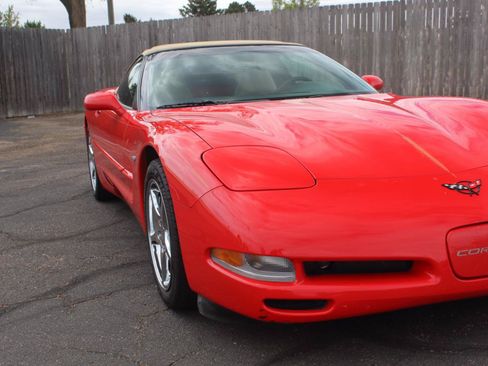 Used 1999 Chevrolet Corvette Convertible w/ Memory Pkg RWD image 13