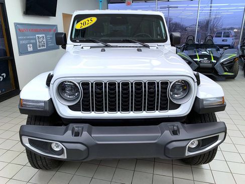 Used 2025 Jeep Wrangler Unlimited Sahara w/ Safety Group AWD/4WD image 5