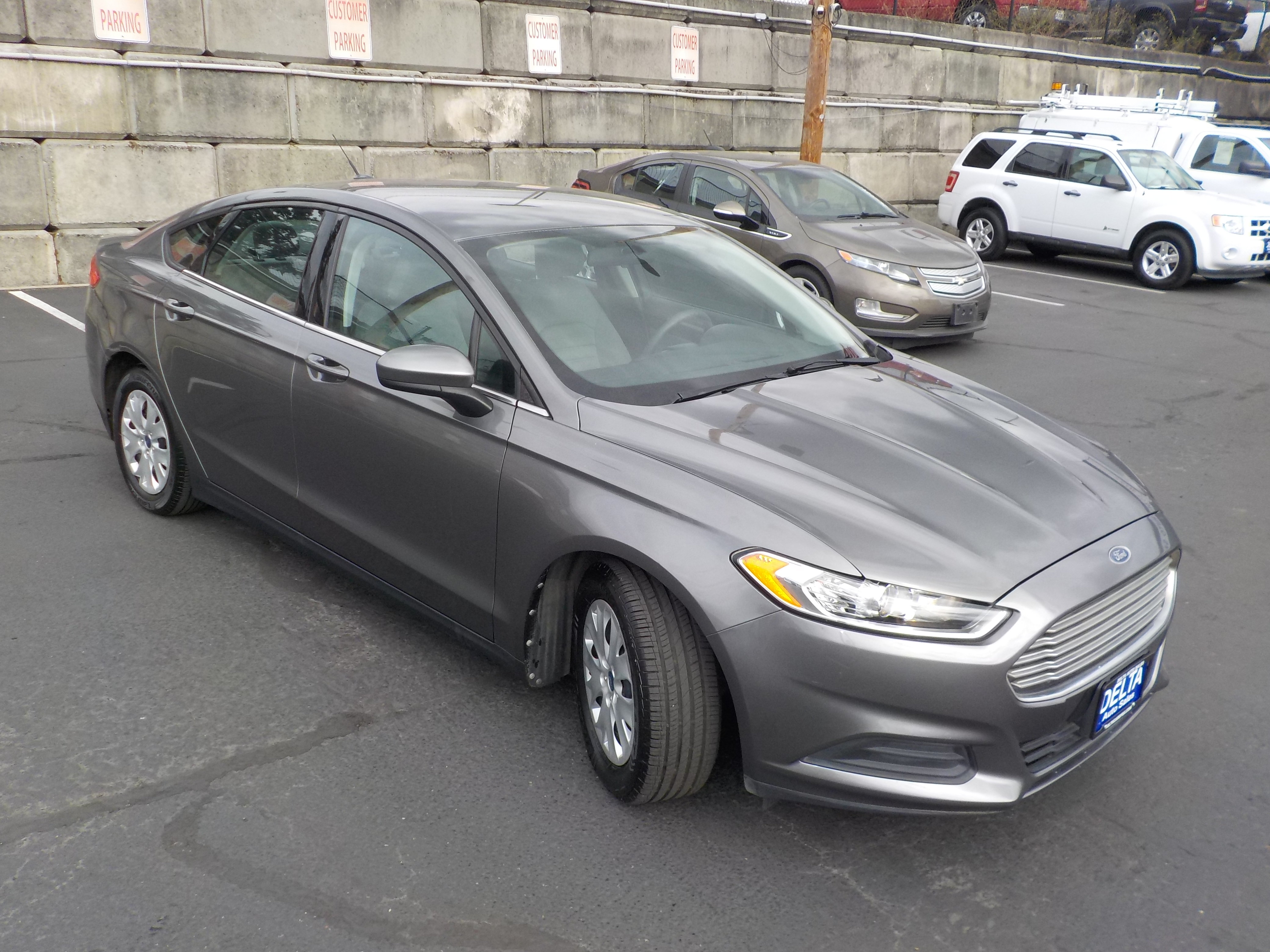 Used 2013 Ford Fusion S FWD image 3