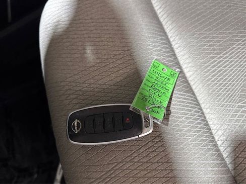 Used 2025 Nissan Rogue SV FWD image 28