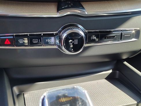 New 2026 Volvo XC60 B5 Plus w/ Climate Package image 23