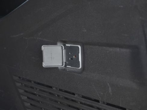 Used 2023 Chevrolet Suburban Z71 AWD/4WD image 47