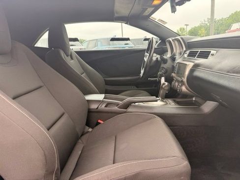 Used 2015 Chevrolet Camaro LT RWD image 26