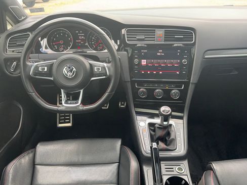 Used 2019 Volkswagen Golf 4-Door FWD image 9