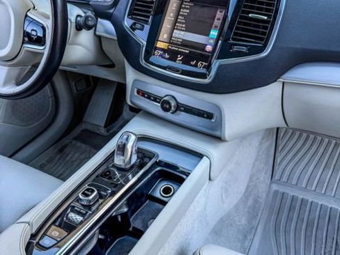 Used 2016 Volvo XC90 T8 Momentum w/ Vision Package image 32