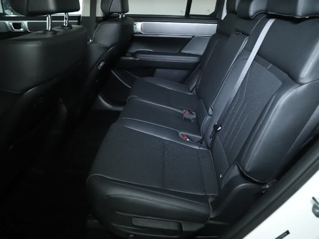 Used 2025 Hyundai Santa Fe SEL AWD/4WD image 15