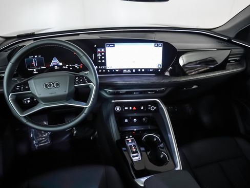 Certified 2025 Audi Q5 Premium w/ Convenience Package image 18