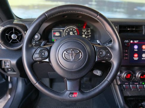 Used 2022 Toyota GR86 w/ ALL Weather Mat Package (TMS) RWD image 15