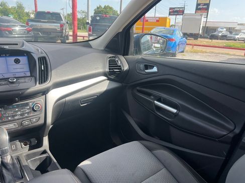 Used 2018 Ford Escape SE w/ SE Sync 3 Package FWD image 15
