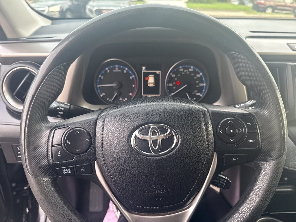 Used 2018 Toyota RAV4 LE w/ All Weather Liner Package AWD/4WD image 20