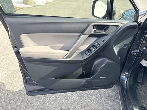 Used 2015 Subaru Forester 2.5i Touring w/ Eyesight & Navigation System image 18