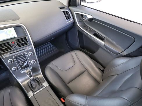 Used 2016 Volvo XC60 T5 Platinum FWD image 18