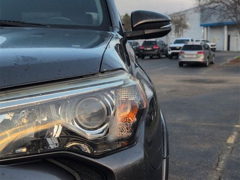 Used 2016 Toyota 4Runner SR5 image 12