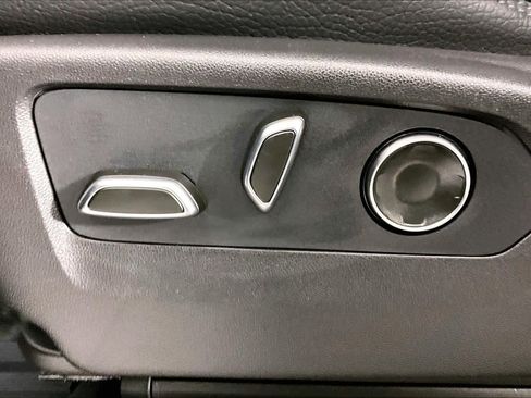 Used 2026 GMC Yukon Denali w/ Sun & Power Step Package AWD/4WD image 33