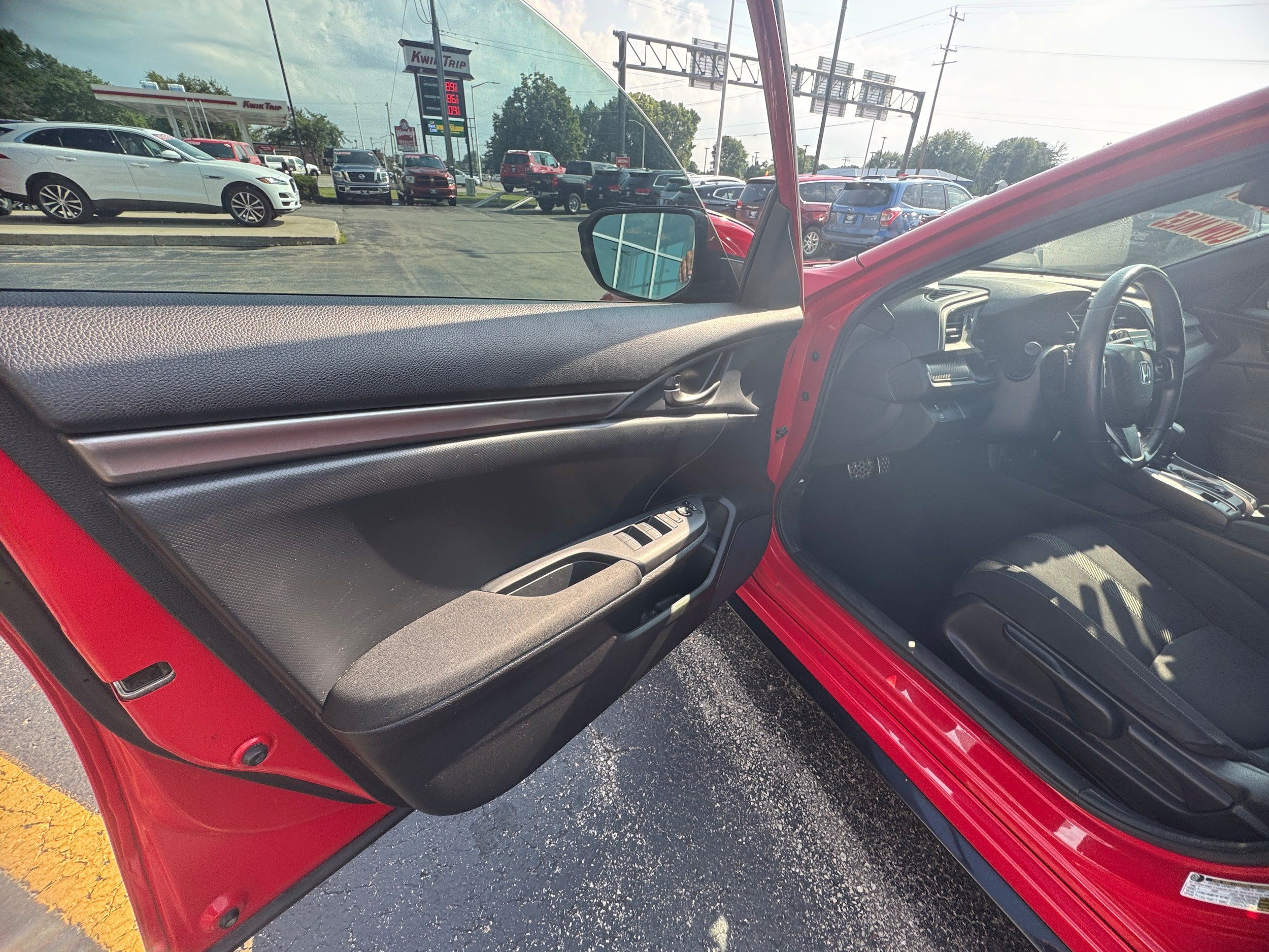 Used 2017 Honda Civic Sport image 9
