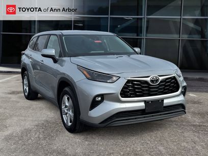 Used 2025 Toyota Highlander LE