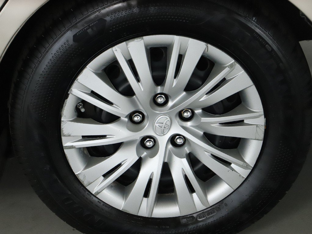 Used 2014 Toyota Camry LE FWD image 41