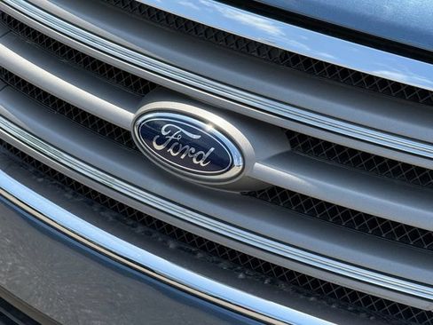 Certified 2018 Ford Taurus SEL FWD image 23