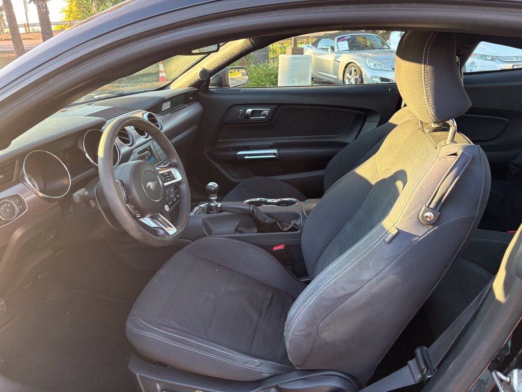 Used 2015 Ford Mustang Coupe RWD image 11