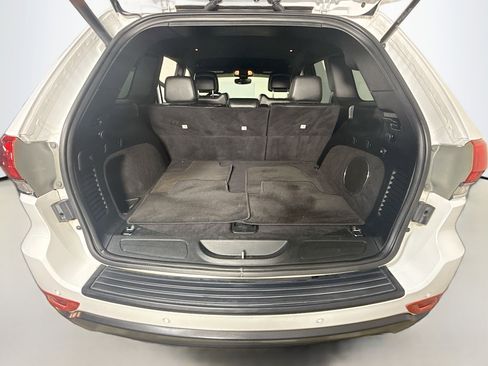 Used 2018 Jeep Grand Cherokee Laredo image 26