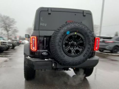 New 2025 Ford Bronco Outer Banks w/ Sasquatch Package image 3