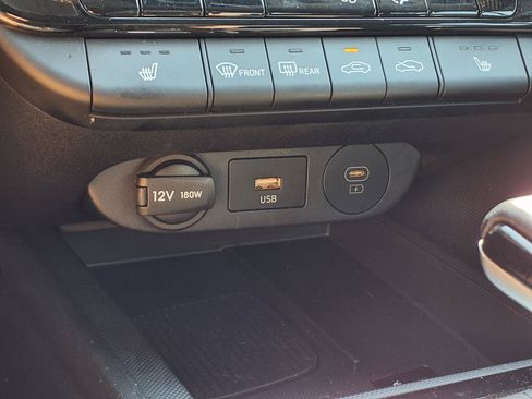 Used 2025 Hyundai Elantra SEL FWD image 13