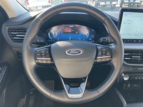Used 2025 Ford Escape Platinum image 33
