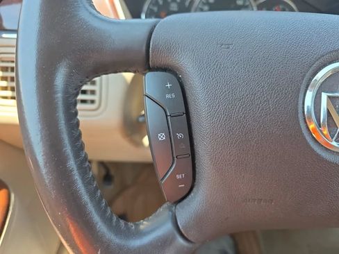 Used 2009 Buick LaCrosse CX FWD image 18