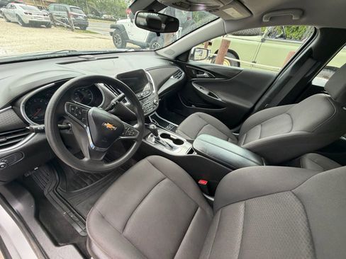 Used 2020 Chevrolet Malibu LT image 9
