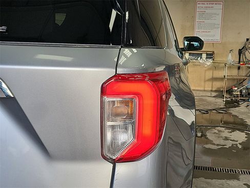 Used 2024 Ford Explorer Limited image 35
