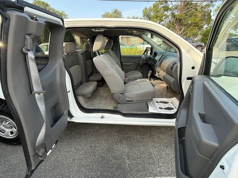 Used 2018 Nissan Frontier S w/ Work Truck Package RWD image 28
