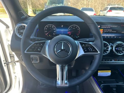 New 2026 Mercedes-Benz GLB 250 image 24