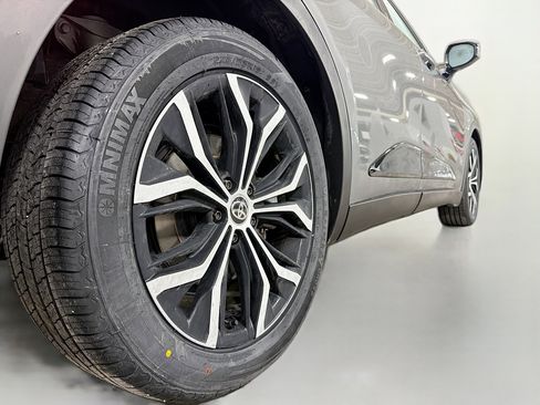 Used 2023 Toyota Crown image 13