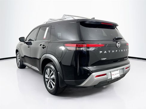 Used 2024 Nissan Pathfinder SL image 8