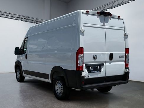 Used 2025 RAM ProMaster 2500 w/ Convenience Group FWD image 5