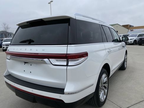 Used 2024 Lincoln Navigator Premiere image 6