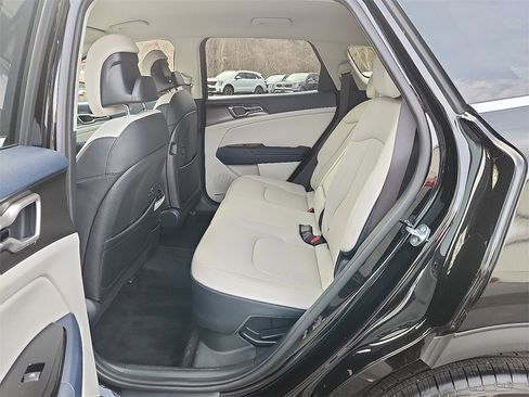 Certified 2025 Kia Sportage EX image 10