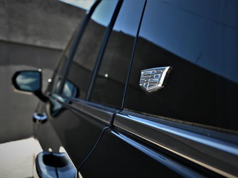 Used 2022 Cadillac Escalade ESV Premium Luxury image 12