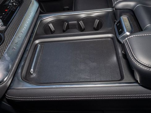 New 2025 Ford Expedition Platinum w/ Stealth Performance Package image 21