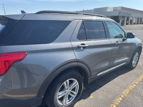 Used 2023 Ford Explorer XLT AWD/4WD image 13