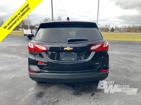 Used 2020 Chevrolet Equinox LS w/ LS Convenience Package image 3