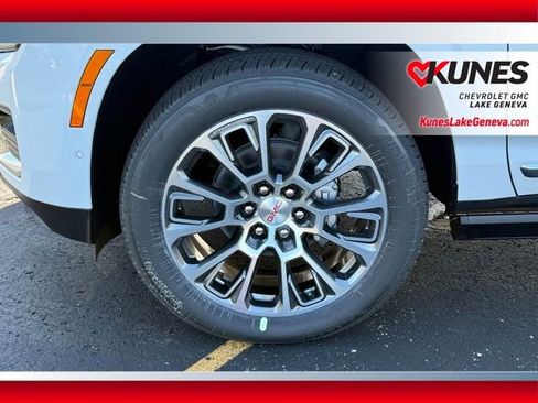 New 2026 GMC Yukon Denali w/ Sun & Power Step Package AWD/4WD image 10