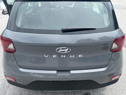 Used 2020 Hyundai Venue SEL w/ Convenience + Premium Package FWD image 14