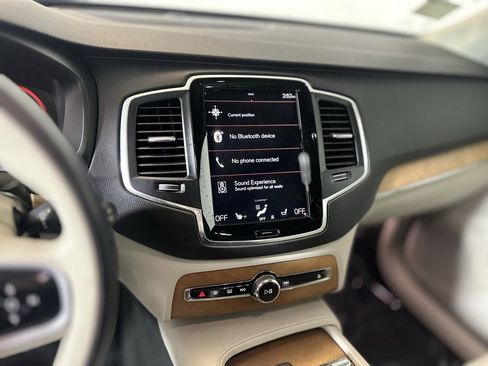 Used 2022 Volvo XC90 T8 Inscription Expression w/ Climate Package image 19