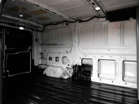 Used 2023 Ford Transit 250 Base image 33