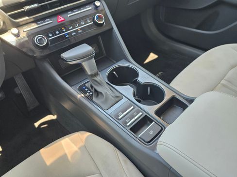 Used 2025 Hyundai Sonata SE FWD image 16