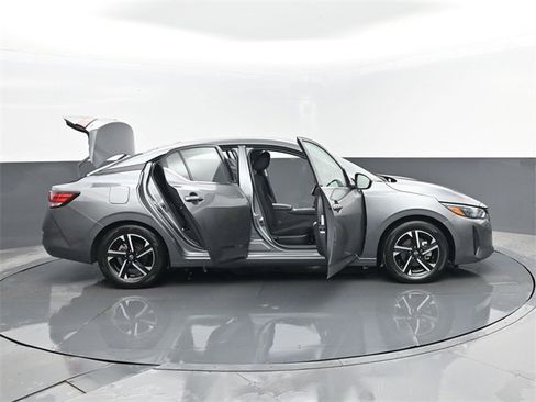 Used 2024 Nissan Sentra SV image 29
